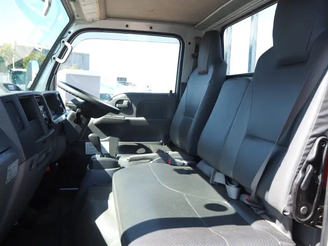 いすゞ エルフ 2RG-NKR88R(2WD)の写真40