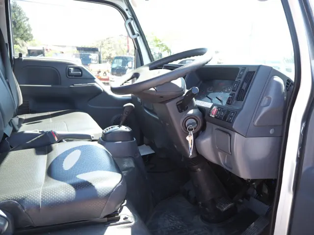 いすゞ エルフ 2RG-NKR88R(2WD)の写真43