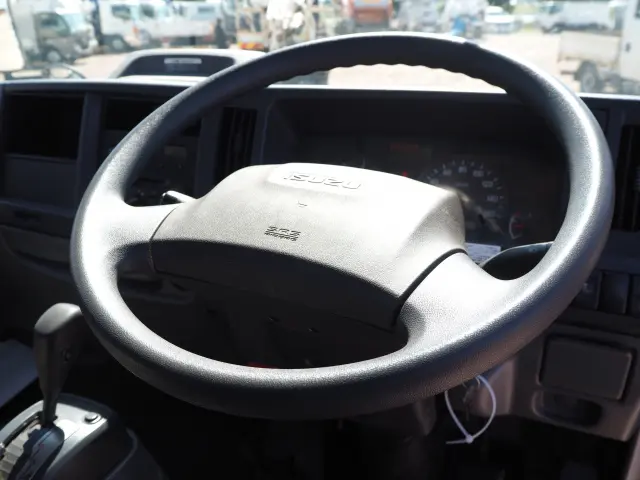 いすゞ エルフ 2RG-NKR88R(2WD)の写真45