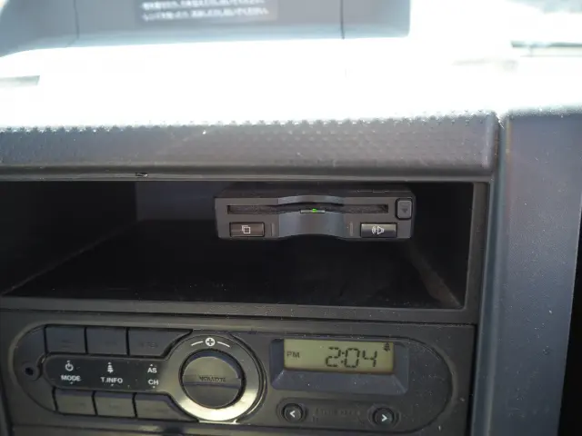 いすゞ エルフ 2RG-NKR88R(2WD)の写真47