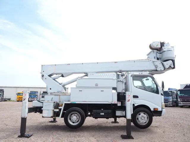 トヨタ ダイナ BDG-XZU354H(2WD)の写真6