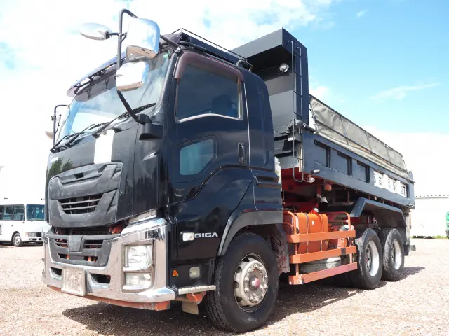 いすゞ ギガ QPG-CXZ77BT(6x4)の写真1