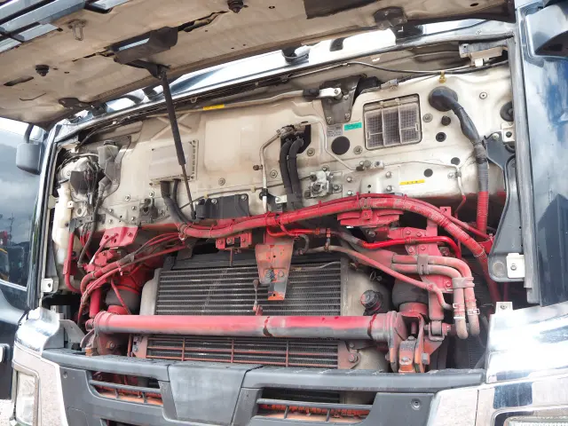 いすゞ ギガ QPG-CXZ77BT(6x4)の写真9