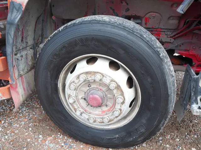 いすゞ ギガ QPG-CXZ77BT(6x4)の写真11