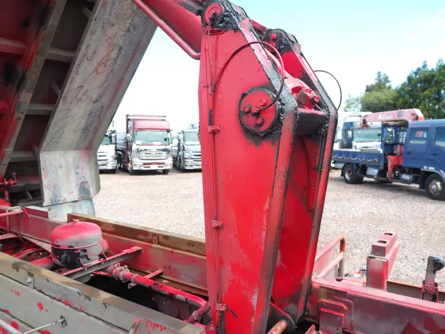 いすゞ ギガ QPG-CXZ77BT(6x4)の写真14