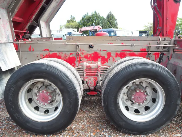 いすゞ ギガ QPG-CXZ77BT(6x4)の写真17