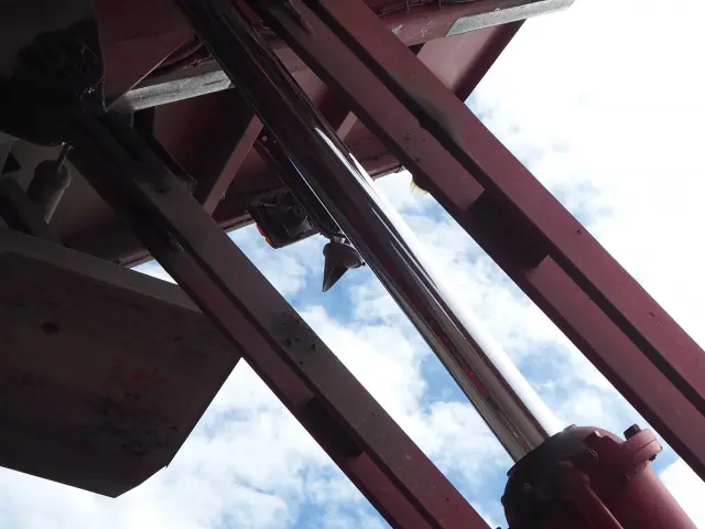 いすゞ ギガ QPG-CXZ77BT(6x4)の写真22