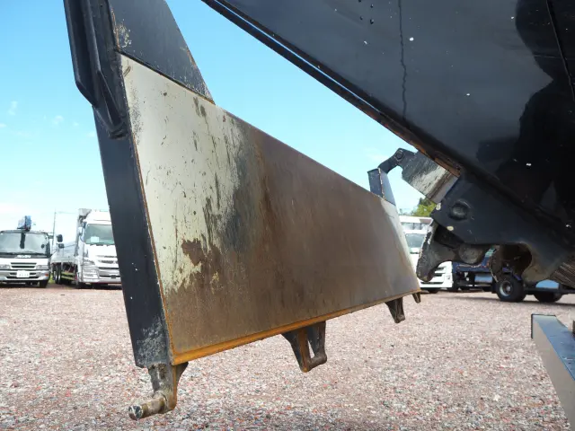 いすゞ ギガ QPG-CXZ77BT(6x4)の写真27