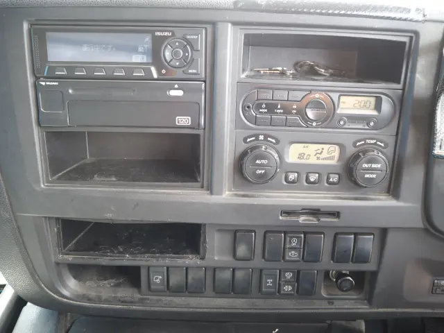 いすゞ ギガ QPG-CXZ77BT(6x4)の写真46