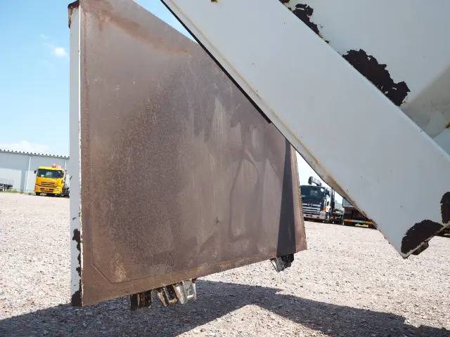 いすゞ フォワード PB-FRS35G3J(4WD)の写真25