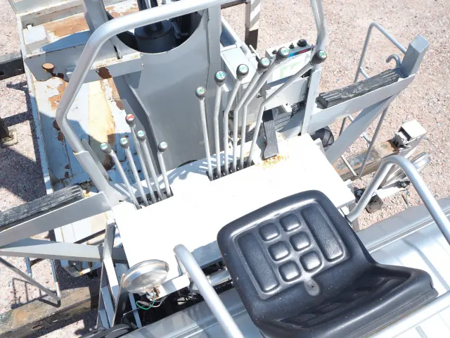 日野 レンジャー ADG-FD7JGWA(2WD)の写真17