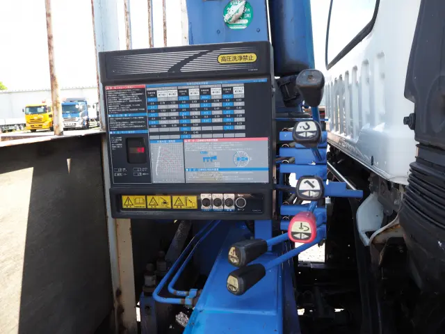 いすゞ フォワード SKG-FSR90S2(2WD)の写真10