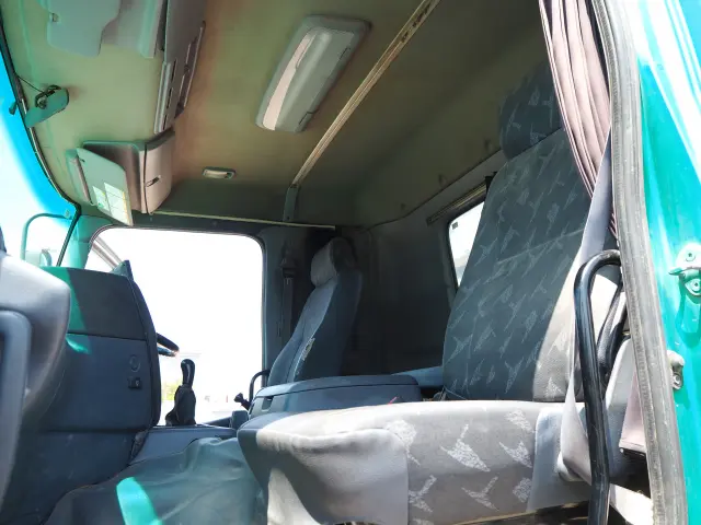 日野 プロフィア BDG-FS1EPYA(6x4)の写真40