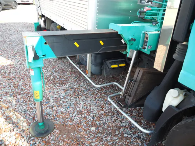 いすゞ エルフ PKG-NPR75N(2WD)の写真9