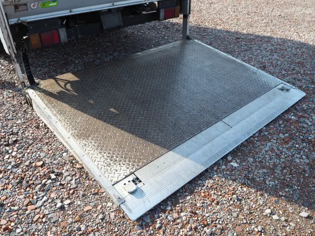 いすゞ エルフ PKG-NPR75N(2WD)の写真27