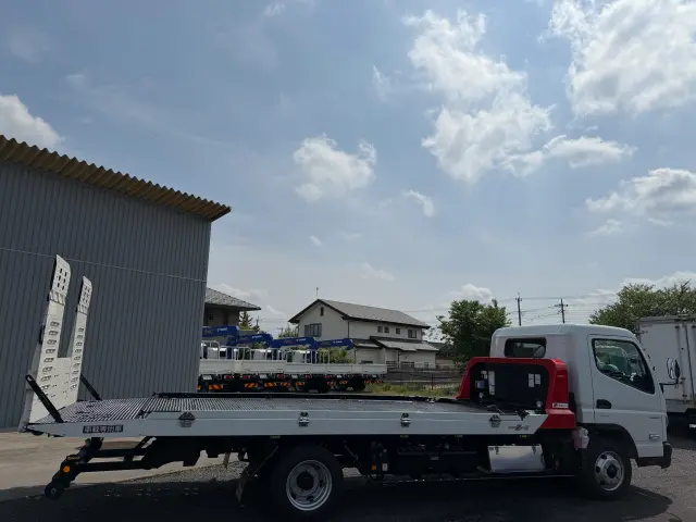 三菱 キャンター 2RG-FEB90(2WD)の写真6