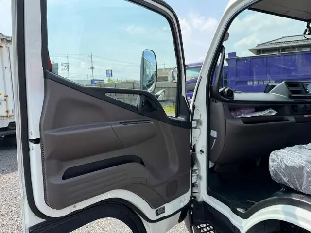 三菱 キャンター 2RG-FEB90(2WD)の写真24