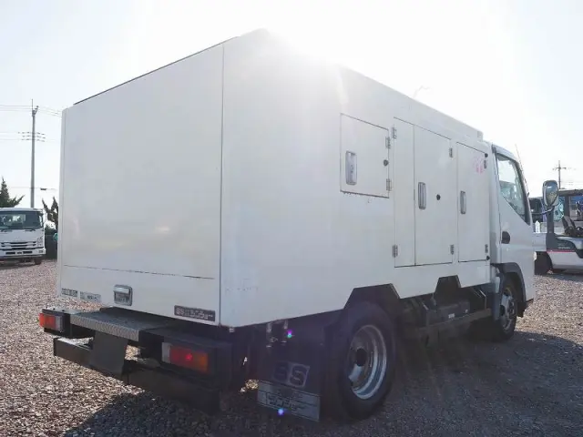 三菱 キャンターガッツ PDG-FB70B(2WD)の写真5