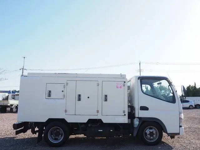 三菱 キャンターガッツ PDG-FB70B(2WD)の写真6