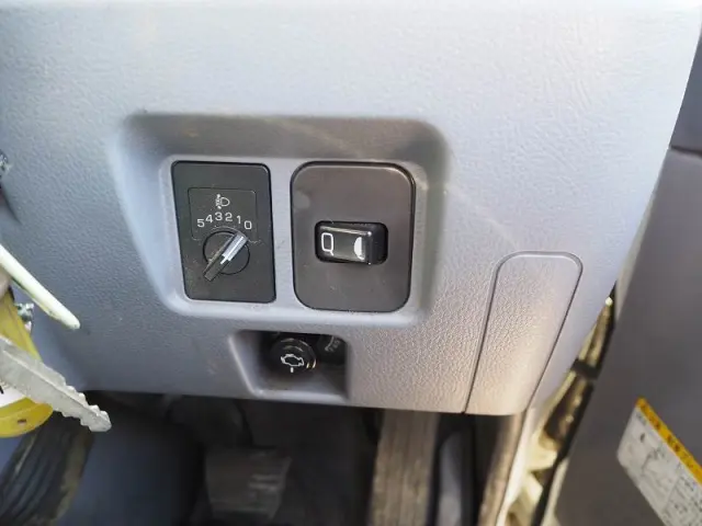 三菱 キャンターガッツ PDG-FB70B(2WD)の写真49