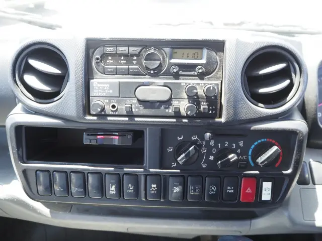 日野 デュトロ TPG-XZU600X(2WD)の写真48
