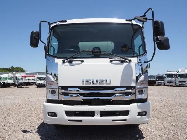 いすゞ フォワード 2RG-FTR90U2(2WD)の写真9