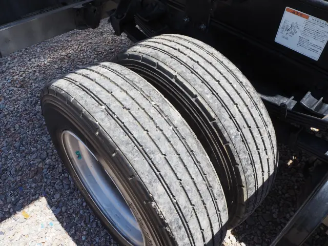 いすゞ フォワード 2RG-FTR90U2(2WD)の写真16