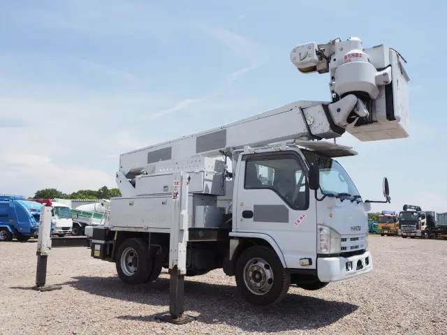 いすゞ エルフ SKG-NKR85YN(2WD)の写真7