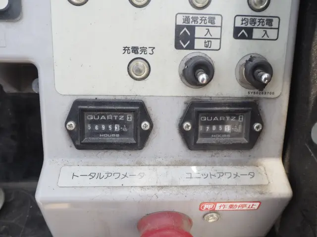 いすゞ エルフ SKG-NKR85YN(2WD)の写真29