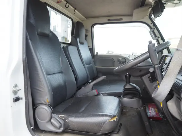 いすゞ エルフ SKG-NKR85YN(2WD)の写真44