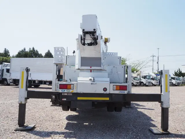 いすゞ エルフ SKG-NKR85YN(2WD)の写真4