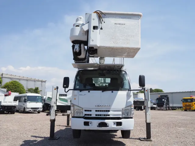 いすゞ エルフ SKG-NKR85YN(2WD)の写真8