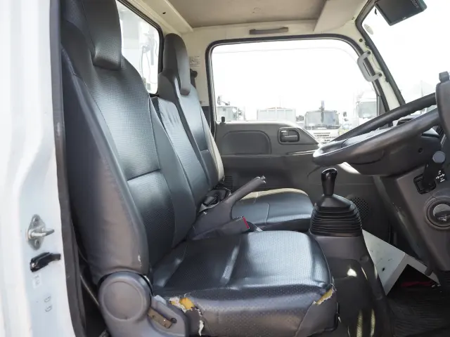 いすゞ エルフ SKG-NKR85YN(2WD)の写真47
