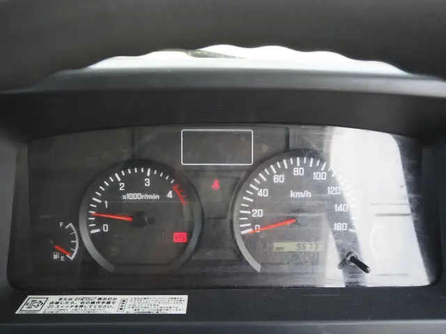 いすゞ エルフ SKG-NKR85YN(2WD)の写真50