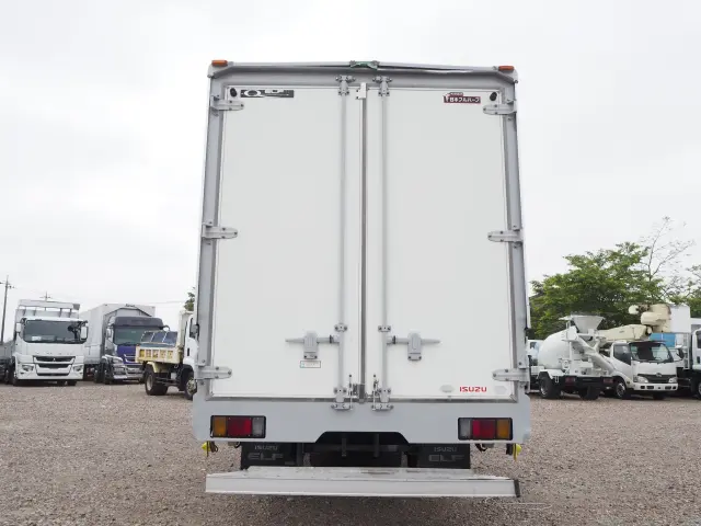 いすゞ エルフ BKG-NPR85AN(2WD)の写真4