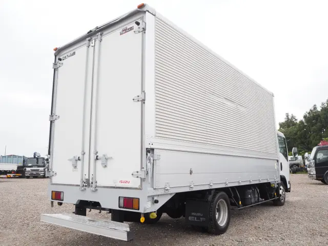 いすゞ エルフ BKG-NPR85AN(2WD)の写真5