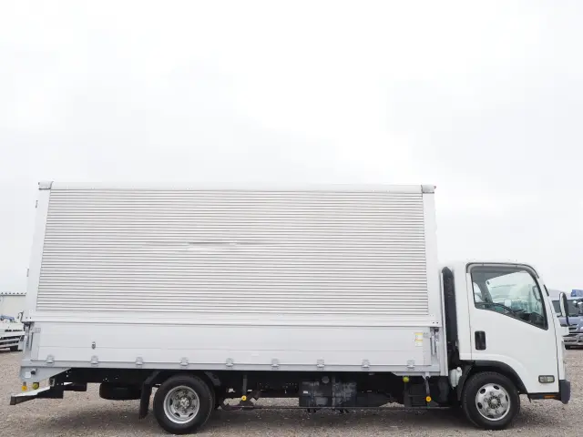 いすゞ エルフ BKG-NPR85AN(2WD)の写真6