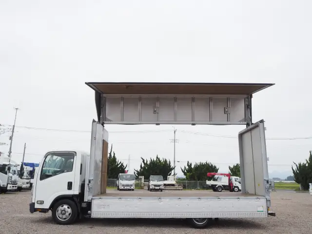 いすゞ エルフ BKG-NPR85AN(2WD)の写真10