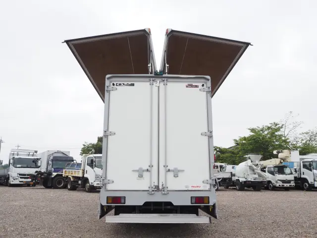 いすゞ エルフ BKG-NPR85AN(2WD)の写真12