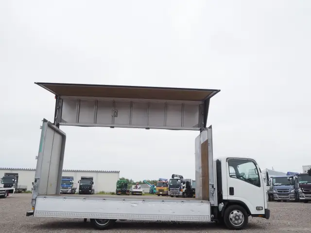 いすゞ エルフ BKG-NPR85AN(2WD)の写真14