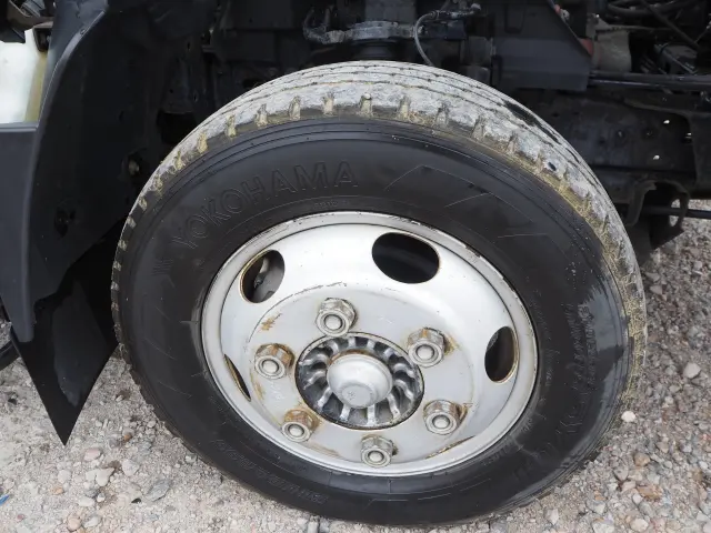 いすゞ エルフ BKG-NPR85AN(2WD)の写真18