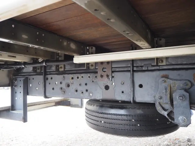いすゞ エルフ BKG-NPR85AN(2WD)の写真22