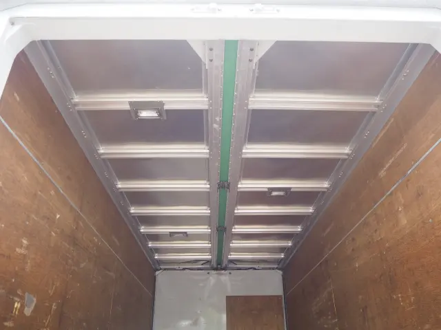 いすゞ エルフ BKG-NPR85AN(2WD)の写真26