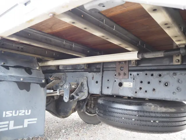 いすゞ エルフ BKG-NPR85AN(2WD)の写真30