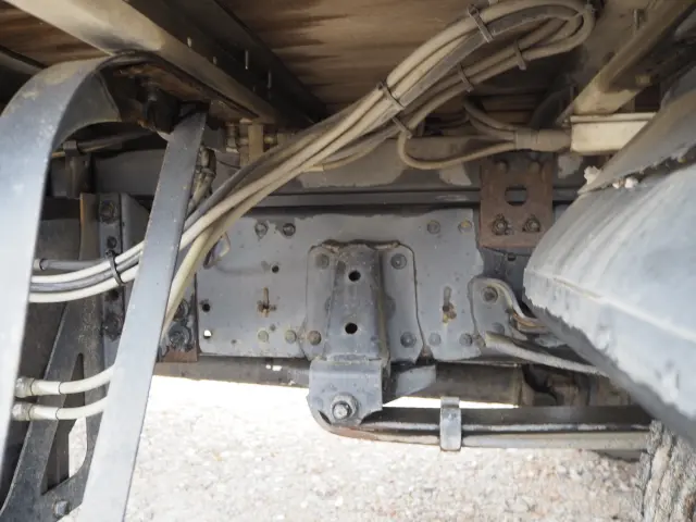 いすゞ エルフ BKG-NPR85AN(2WD)の写真32