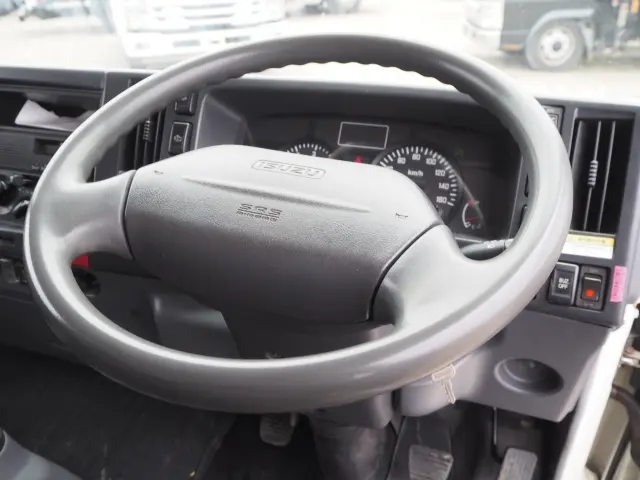 いすゞ エルフ BKG-NPR85AN(2WD)の写真45