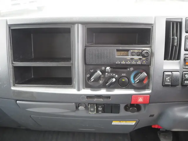 いすゞ エルフ BKG-NPR85AN(2WD)の写真46