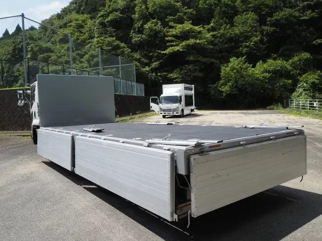 いすゞ フォワード TKG-FRR90S2(2WD)の写真9