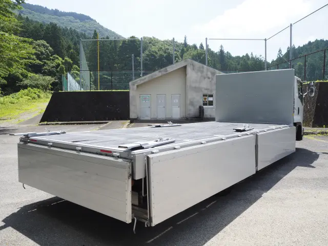 いすゞ フォワード TKG-FRR90S2(2WD)の写真11