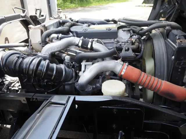 いすゞ フォワード TKG-FRR90S2(2WD)の写真16